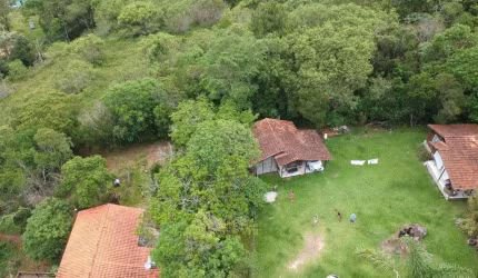 Sitio em Vargem Pequena
