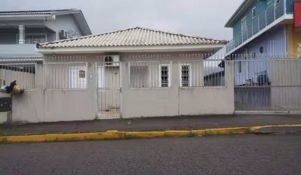 Casa Residencial em Jardim Janaina