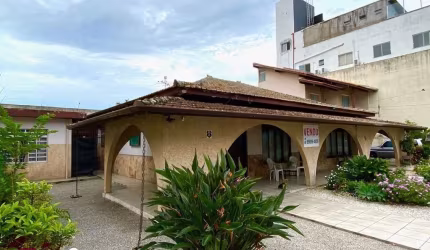 Casa Residencial em Praia Comprida