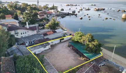 Terreno com 683,35 m² de área, escriturado, na Praia das Palmeiras