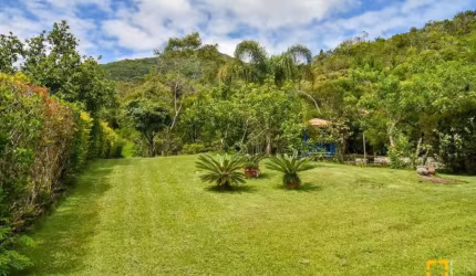 Propriedade com 37.500 m, no Ribeirão da Ilha