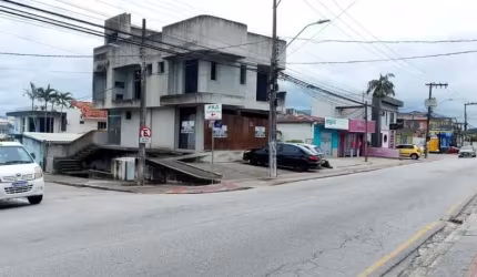 Casa Comercial em Fazenda Santo Antônio