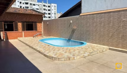 Casa com 5 quartos sendo 5 suites em Barreiros são José