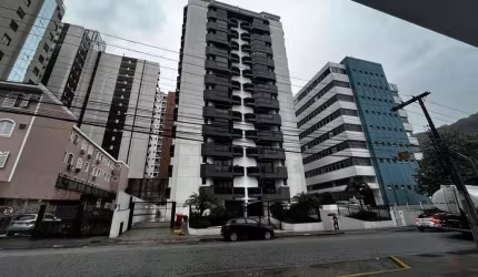 Apartamento no Centro de Florianópolis, 3 dorm. 2 suítes, 02 gar.