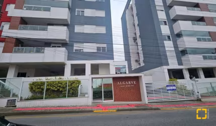 Apartamentos em Praia Comprida