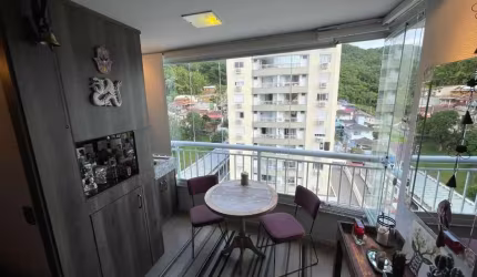 Apartamento Mobiliado e decorado à Venda no Itacorubi