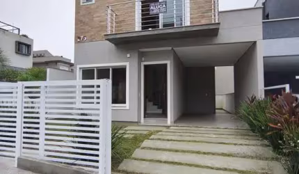 Casa semi mobiliada em Santo Antônio de Lisboa