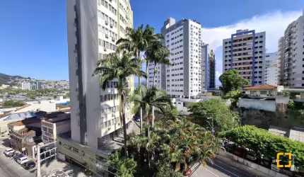 Apartamento dois dormitórios no centro de Florianópolis