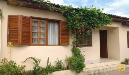 BROGNOLI VENDE- Casa de 2 dormitórios em residencial familiar nos Ingleses
