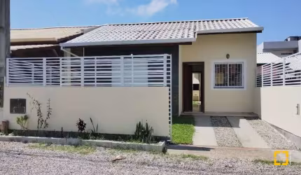 Casa Residencial em Ingleses do Rio Vermelho