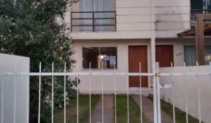 BROGNOLI VENDE - Casa duplex com pátio privativo e área externa com deck nos fundos!