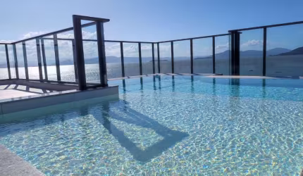 Apartamento à venda com 1 dormitório e 1 vaga no Cacupé, Florianópolis.