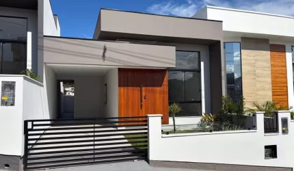 Casa nova, moderna e aconchegante em Potecas - São José!