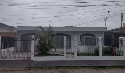 Casa a venda na Trindade