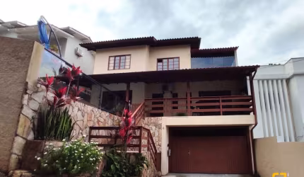 Casa Com Piscina e Linda Vista Para o Mar