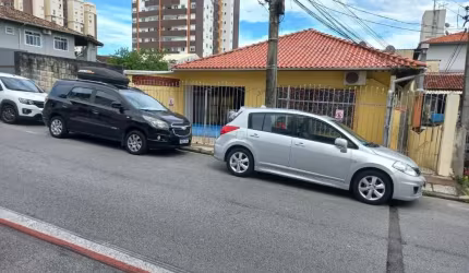 Casa em Barreiros com 4 quartos (duas suítes).