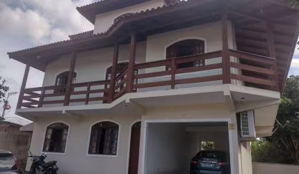 Casa com Piscna em Palhoça