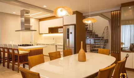 Brognoli vende - Duplex a poucos passos da praia da Cachoeira do Bom Jesus.