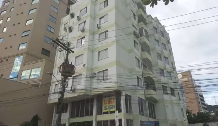 Apartamento à venda no Centro de Fpolis com 1 quarto, mobiliado e garagem.