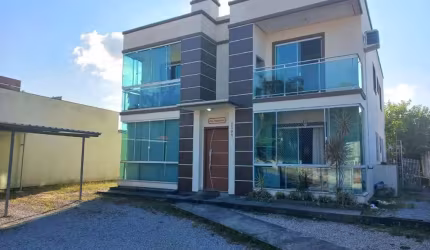 Apartamento à venda no bairro Ipiranga com 2 quartos e garagem.