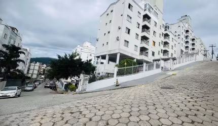 Apartamento a venda 1 dormitório com Garagem - Carvoeira
