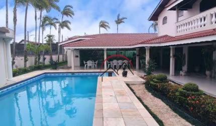 Casa à venda em Peruíbe - SP