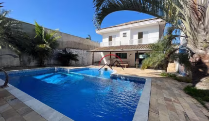 Casa à venda em Peruíbe - SP