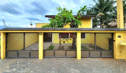 Casa à venda em Peruíbe - SP
