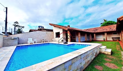 Casa à venda em Peruíbe/SP