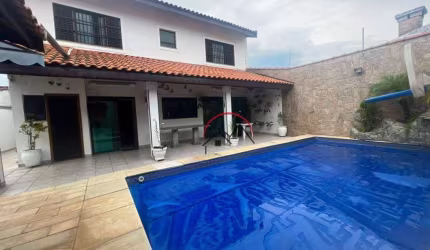 Sobrado com 4 dormitórios à venda, 250 m² por R$ 1.200.000,00 - Balneário Stella Maris - Peruíbe/SP