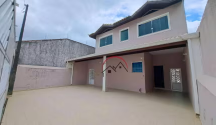 Casa à venda em Peruíbe-SP