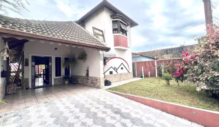 Casa à venda em Peruíbe - SP