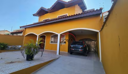 Casa à venda em Peruíbe - SP