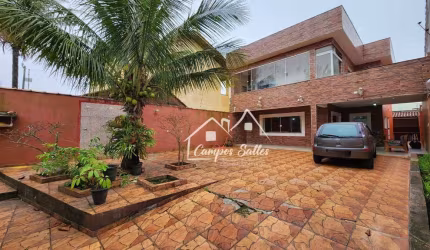 Casa à venda em Peruíbe - SP