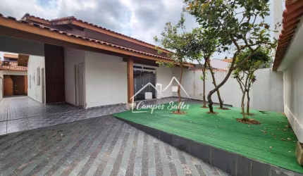 Casa à venda em Peruíbe-SP
