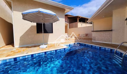 Casa à venda com piscina, 3 quartos, sendo 1 suíte em Peruíbe, no bairro Jardim Beira Mar