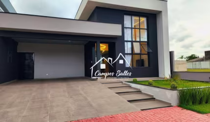 Casa à venda com piscina, 3 quartos, sendo 1 suíte em Peruíbe, no Residencial Flora Rica