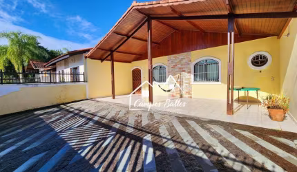 Casa à venda em Peruíbe-SP