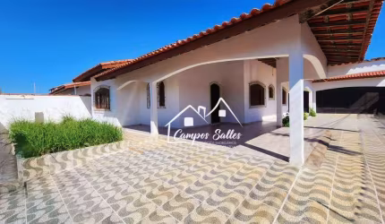 Casa à Venda em Peruíbe-SP