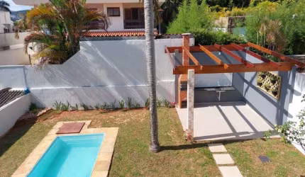 Casa em condomínio fechado com 4 quartos à venda na Alameda das Camélias, Alphaville, Santana de Parnaíba, 270 m2 por R$ 1.950.000