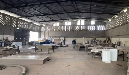 Barracão / Galpão / Depósito para alugar na Avenida Victório Fornazaro, 416, Vila Sul Americana, Carapicuíba, 1200 m2 por R$ 20.000