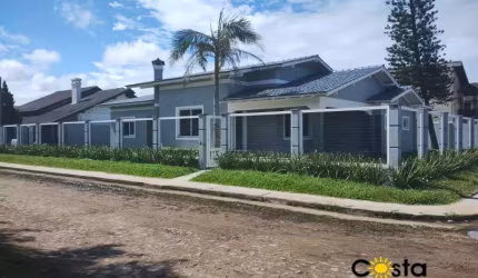 Casa com 2 Terreno Próximo do Mar em Tramandaí