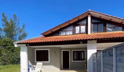 Casa com Piscina em Nova Tramandaí