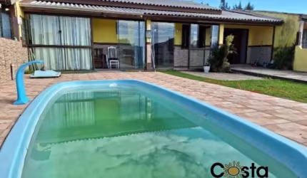 Casa com Piscina Próximo do Mar de Tramandaí