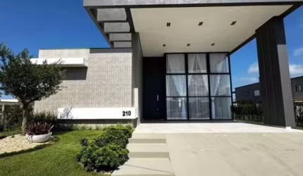 Excelente Casa Térrea Mobiliada e Decorada no Condomínio Marítimo