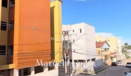 Apartamento próximo ao centro com 02 vagas de garagem