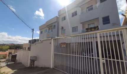 Apartamento com cozinha planejada e garagem coberta no bairro Jd. Ipê