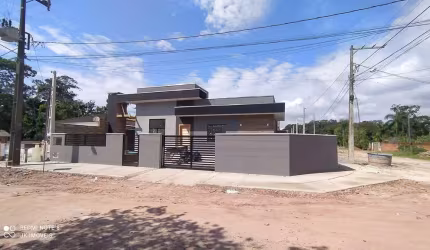 BELÍSSIMA CASA NOVA DE ESQUINA,COM PISCINA,A VENDA NO BALNEÁRIO ITAPOÁ