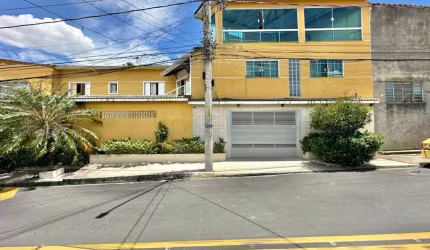 Casa para Venda em Guarulhos, Vila Barros, 4 dormitórios, 1 suíte, 1 banheiro, 6 vagas