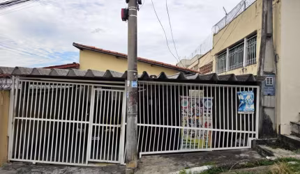 Casa Térrea para Venda em Guarulhos, Vila Rosália, 2 dormitórios, 1 banheiro, 2 vagas